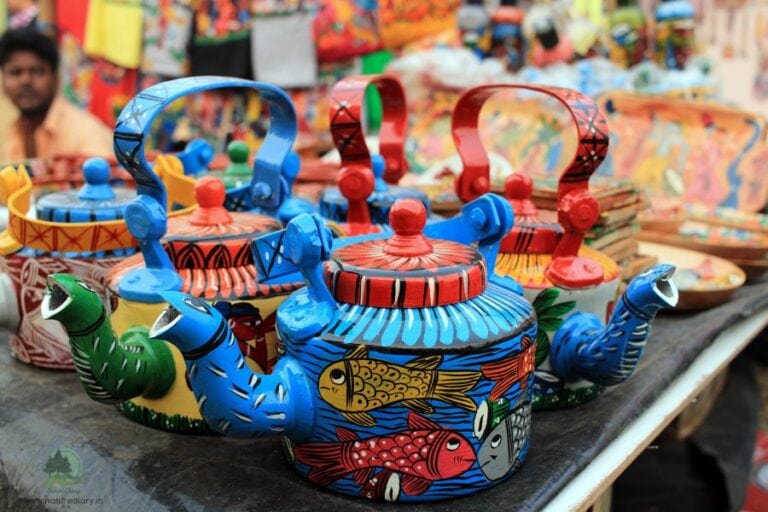 Colorful Pots And Kettle Handicrafts 768x512 